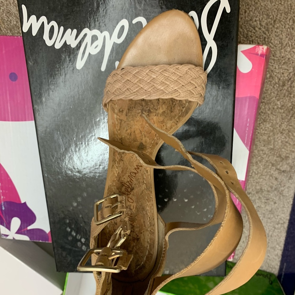 Light tan/nude heel
